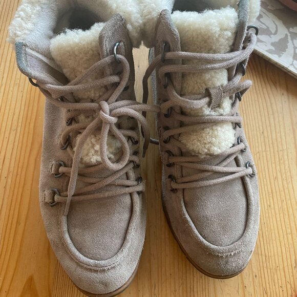 Women's Sorel Sherling Booties Size 7 - Picture 1 of 3